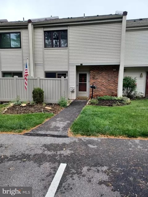 41 Twin Brooks Dr, Willow Grove, PA 19090