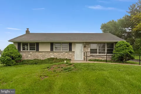 2410 Perkiomenville Rd, Harleysville, PA 19438