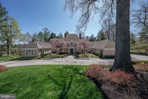345 Fishers Rd, Bryn Mawr, PA 19010