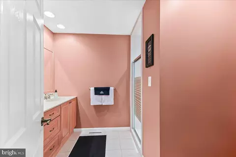 Bath - 780 Tannery Dr, Wayne, PA 19087 photo 1 of 7