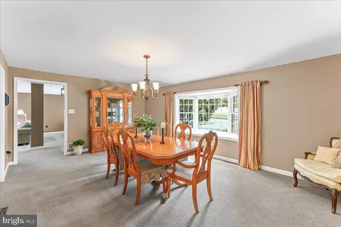 Dining - 780 Tannery Dr, Wayne, PA 19087 photo 3 of 5