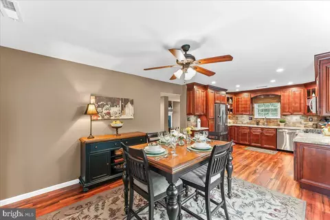 Dining - 780 Tannery Dr, Wayne, PA 19087 photo 4 of 5