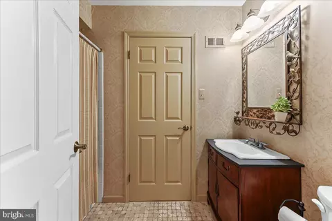 Bath - 780 Tannery Dr, Wayne, PA 19087 photo 7 of 7