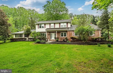 64 Mill Rd, Schwenksville, PA 19473