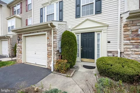 115 Brookview Ln, Pottstown, PA 19464