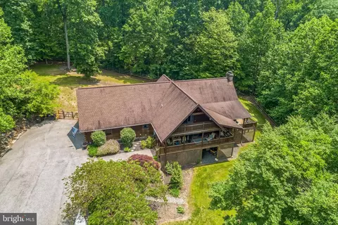 892 Eichele Rd, Perkiomenville, PA 18074