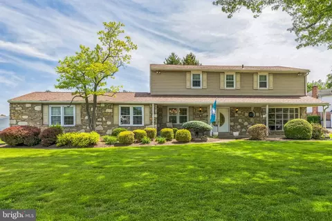 3883 Sheffield Dr, Huntingdon Valley, PA 19006