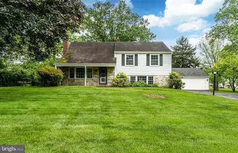 1421 Manor Ln, Blue Bell, PA 19422