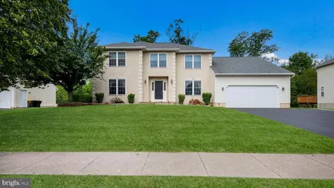 325 Vanderbilt Ln, Harleysville, PA 19438