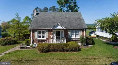 1039 Jefferson St, Red Hill, PA 18076