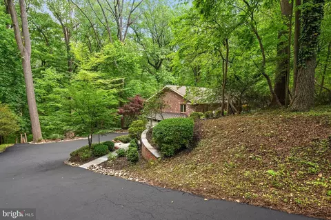Exterior - 590 Fletcher Rd, Wayne, PA 19087 photo 12 of 14