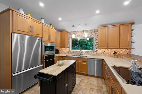 Kitchen - 590 Fletcher Rd, Wayne, PA 19087 photo 3 of 4