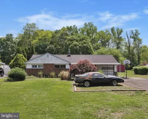 308 N Wales Rd, North Wales, PA 19454