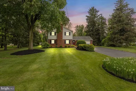 1775 Fort Washington Ave, Maple Glen, PA 19002