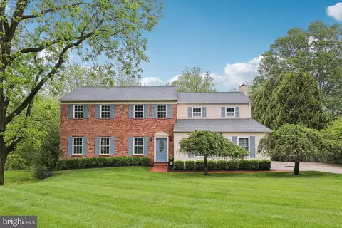1380 Cinnamon Dr, Fort Washington, PA 19034
