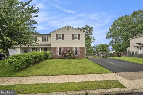 2880 Washington Ln, Hatfield, PA 19440