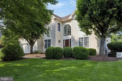 109 Spyglass Dr, Blue Bell, PA 19422