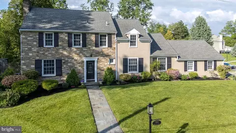 1212 Wallace Dr, Fort Washington, PA 19034