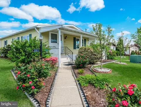 200 Highland Ct, North Wales, PA 19454
