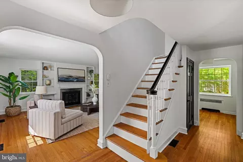 Entry Way - 600 Mulford Rd, Wyncote, PA 19095 photo 1 of 12
