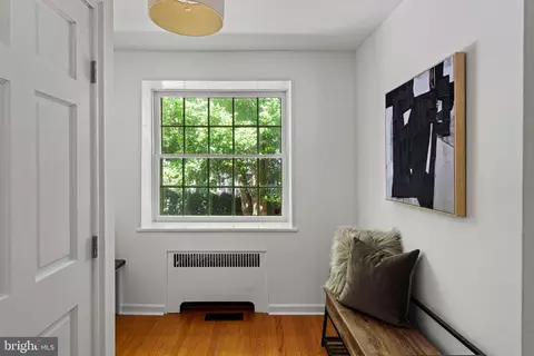 Entry Way - 600 Mulford Rd, Wyncote, PA 19095 photo 2 of 12