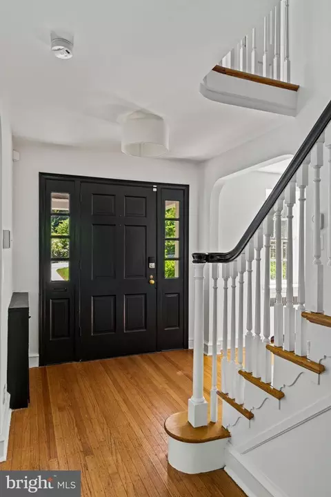 Entry Way - 600 Mulford Rd, Wyncote, PA 19095 photo 6 of 12