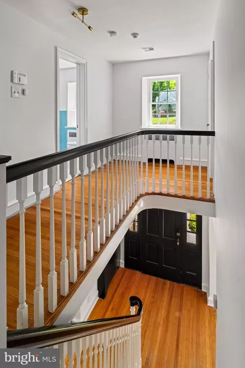 Entry Way - 600 Mulford Rd, Wyncote, PA 19095 photo 10 of 12