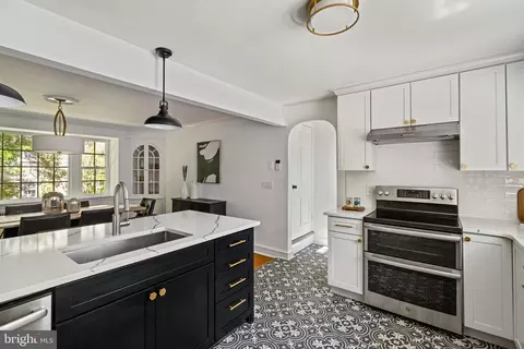Kitchen - 600 Mulford Rd, Wyncote, PA 19095 photo 4 of 8