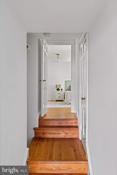 Entry Way - 600 Mulford Rd, Wyncote, PA 19095 photo 12 of 12