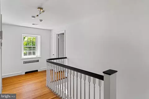 Entry Way - 600 Mulford Rd, Wyncote, PA 19095 photo 11 of 12
