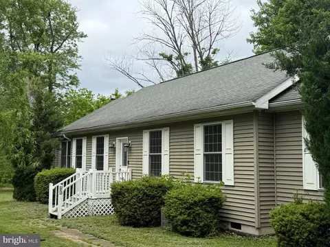 63 Lakeside Dr, Collegeville, PA 19426