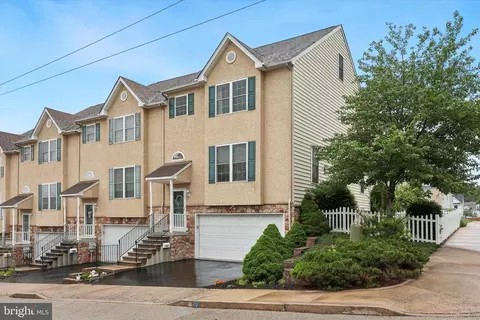 711 Green St, Bridgeport, PA 19405
