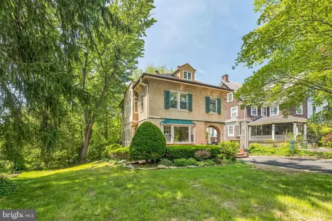 215 Summit Ave, Jenkintown, PA 19046