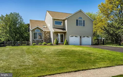134 Elio Cir, Royersford, PA 19468