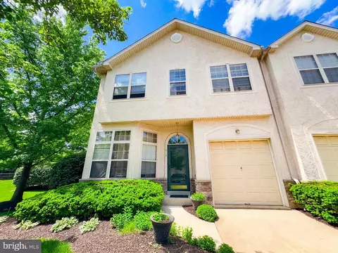 618 Manor Dr, Horsham, PA 19044