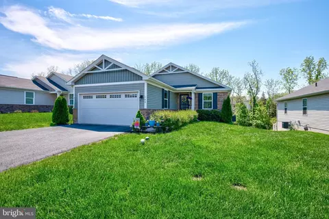 140 Steeplechase Ln, Pottstown, PA 19464