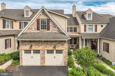 204 Caspian Ln, Norristown, PA 19403