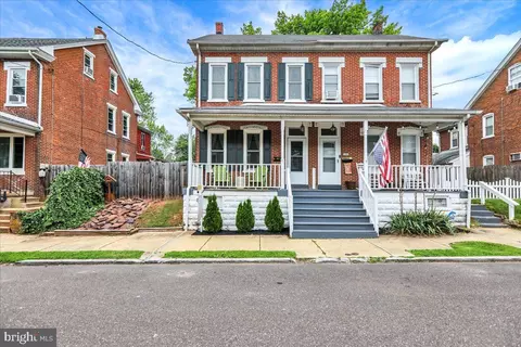 27 W 5th St, Pottstown, PA 19464