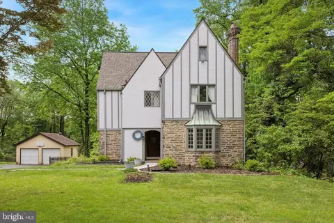 944 Rydal Rd, Jenkintown, PA 19046