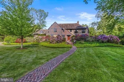321 Airdale Rd, Bryn Mawr, PA 19010