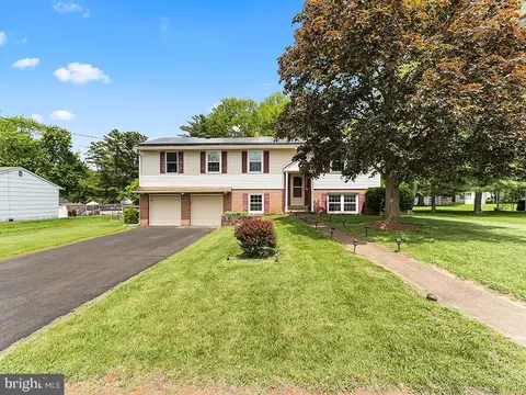 201 Hunter Ln, North Wales, PA 19454