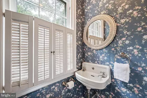 Bath - 213 Rices Mill Rd, Wyncote, PA 19095 photo 1 of 4