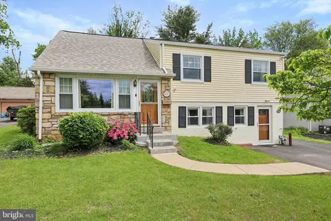 1217 Malinda Rd, Oreland, PA 19075