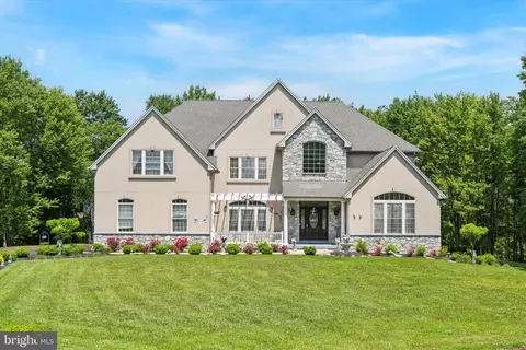 1035 Blacksmith Ln, Collegeville, PA 19426