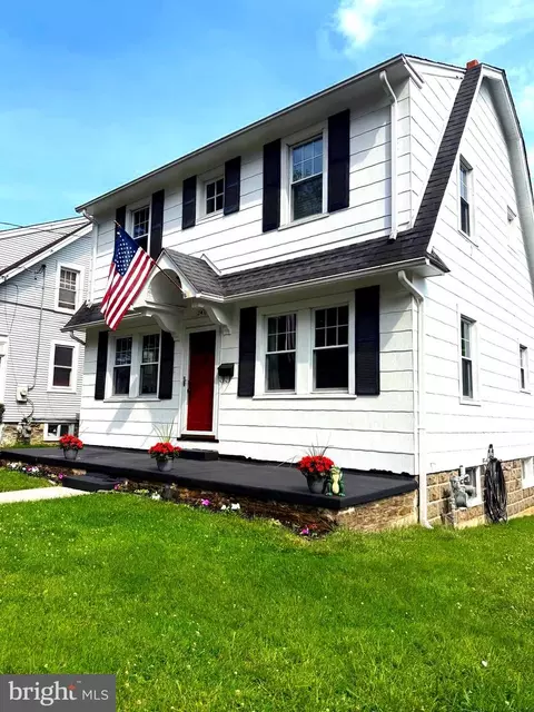 241 Edge Hill Rd, Glenside, PA 19038