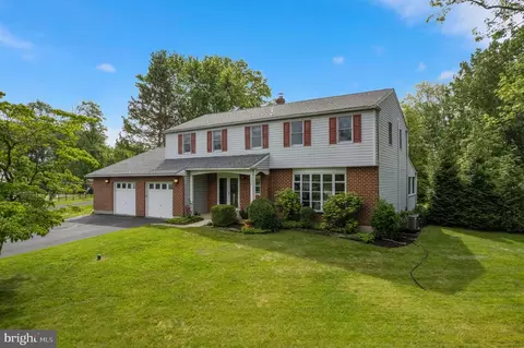 1926 Burgundy Way, Hatfield, PA 19440