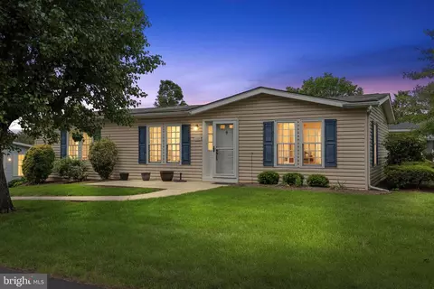 110 Deerfield Dr, Souderton, PA 18964
