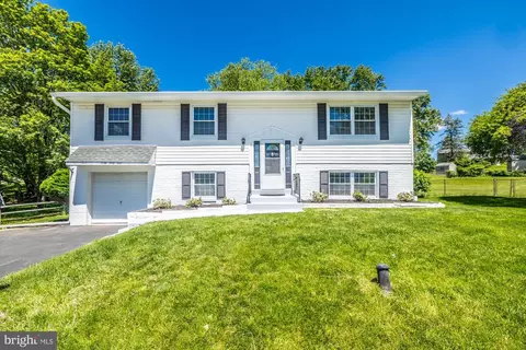 4061 Center Ave, Lafayette Hill, PA 19444