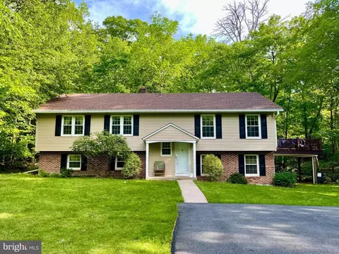 90 Kurtz Rd, Schwenksville, PA 19473