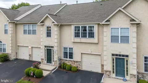 117 Warwick Way, North Wales, PA 19454